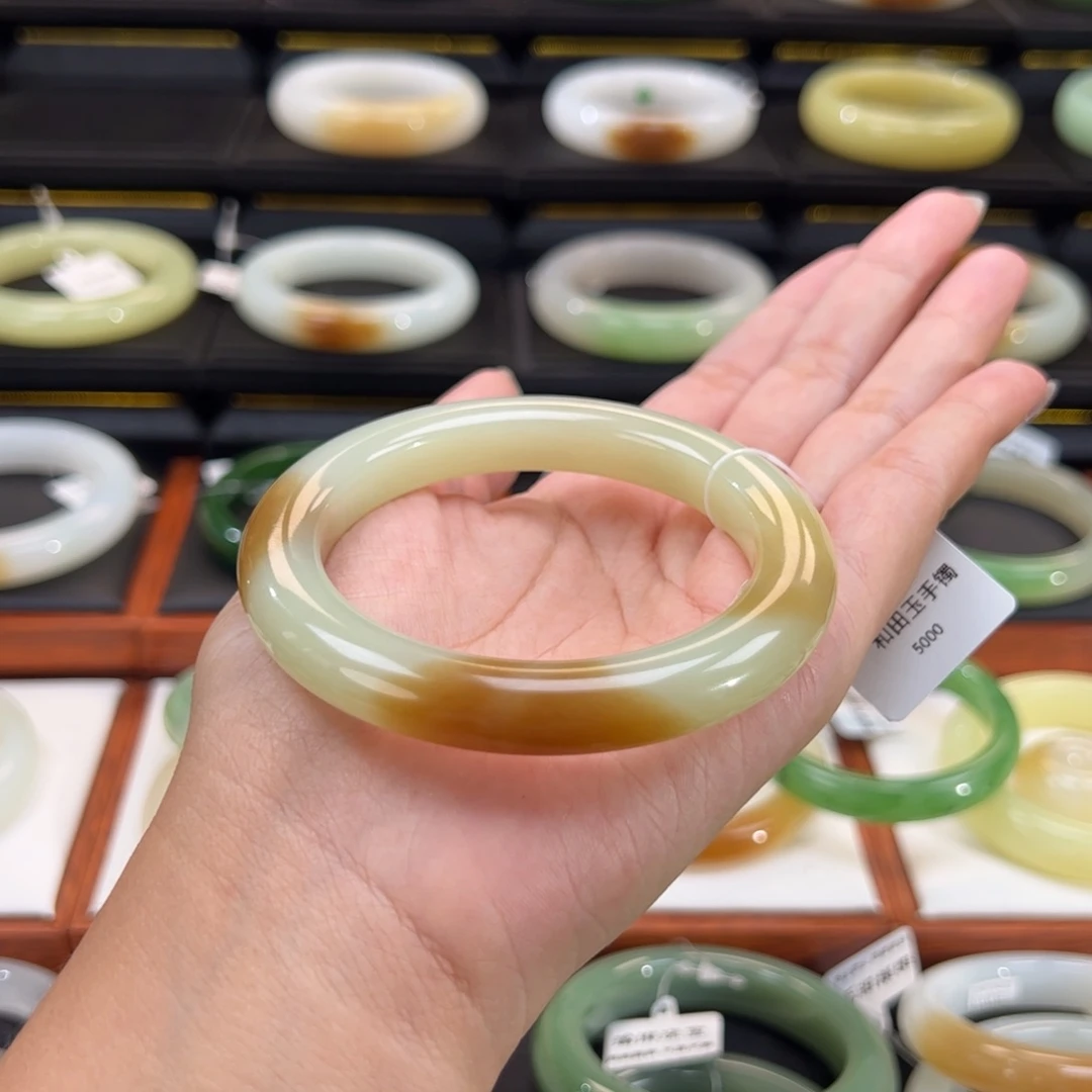 和田玉（糖玉）手镯未镶嵌