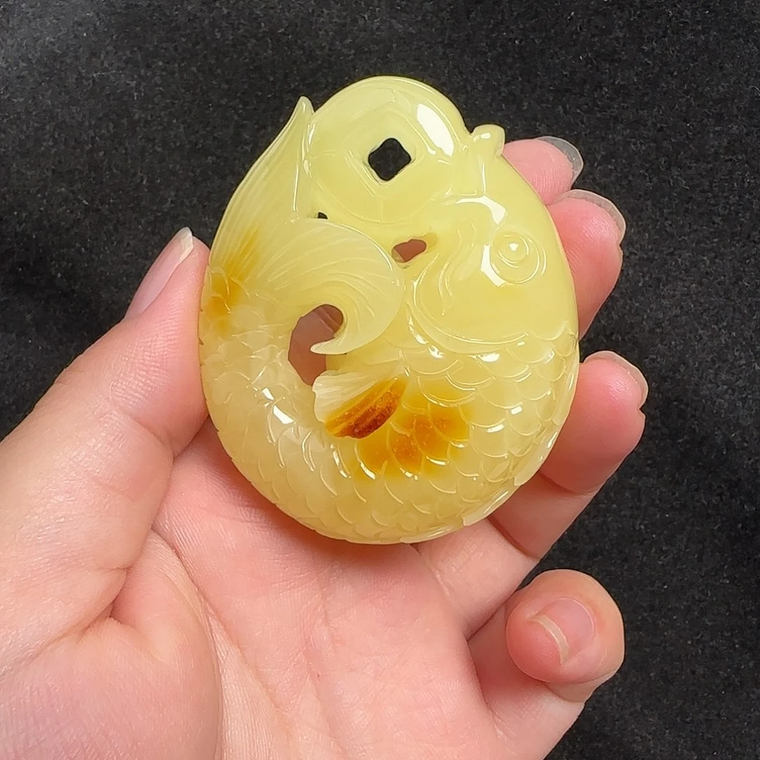 蜜蜡未镶嵌珠宝奇石