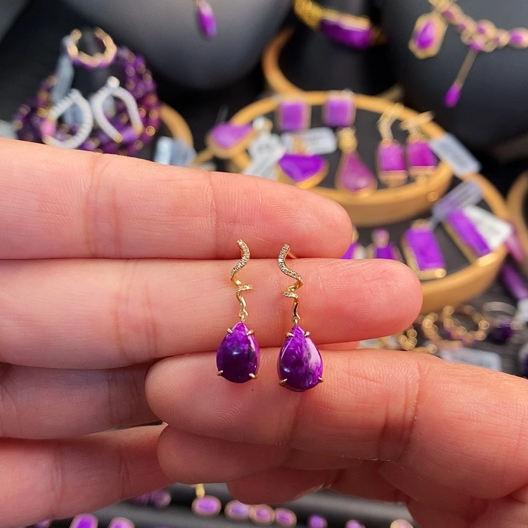 苏纪石（舒俱来）18K金镶嵌耳饰