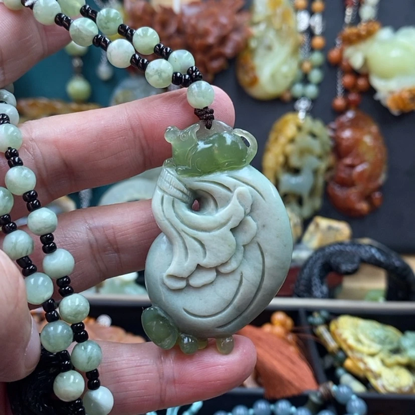 【闪购商品】蛇纹石玉吊坠未镶嵌