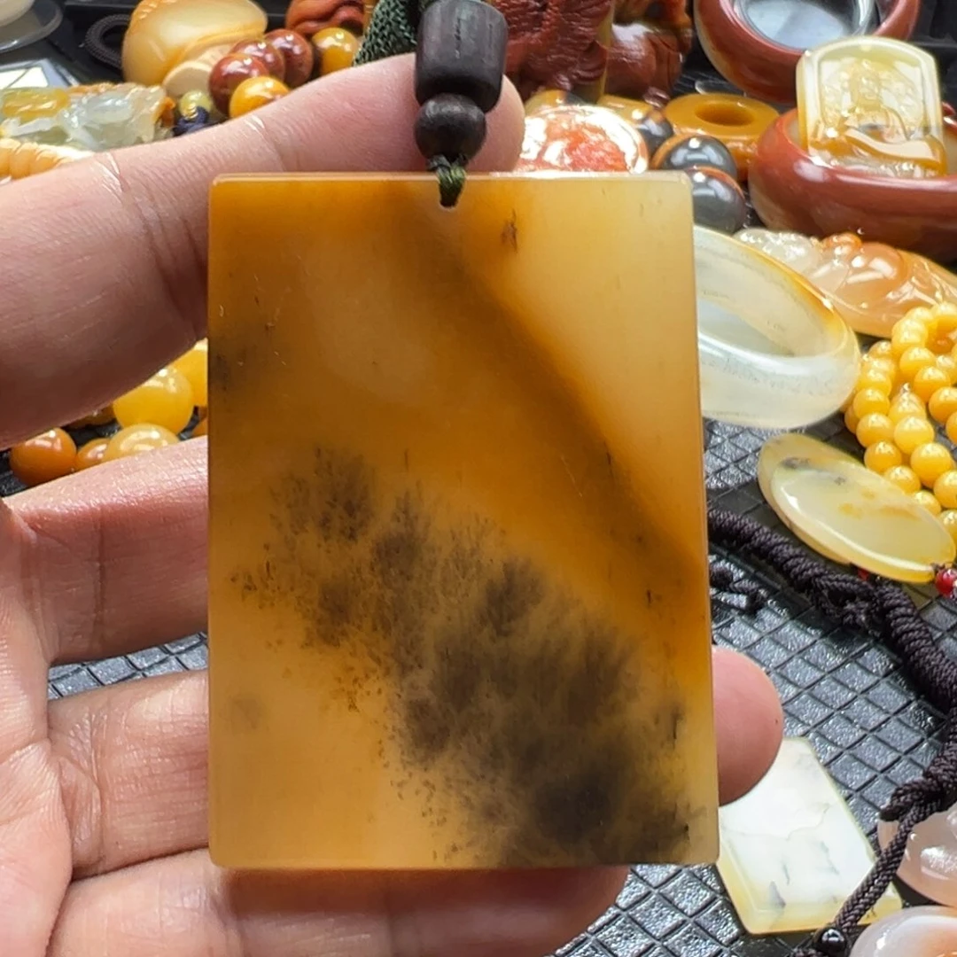 石英质玉未镶嵌颈饰