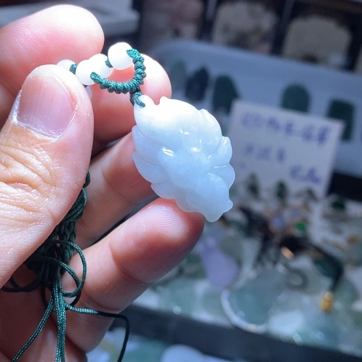 翡翠颈饰未镶嵌好