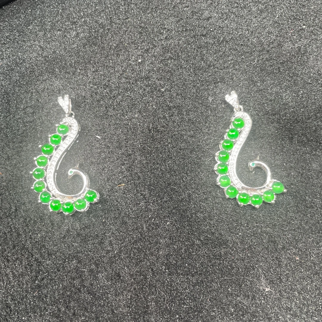 【玉经纶】175640/Q66-天然A货翡翠吊坠-多样性发其一