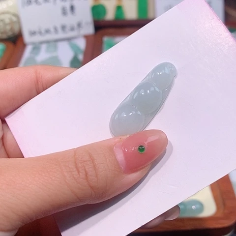 颈饰未镶嵌翡翠豆子