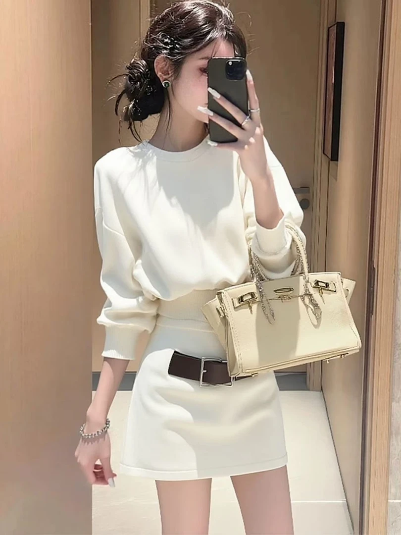 Z223秋冬淡颜轻熟高级感重要场合巨好看通勤白色卫衣上衣半裙套装