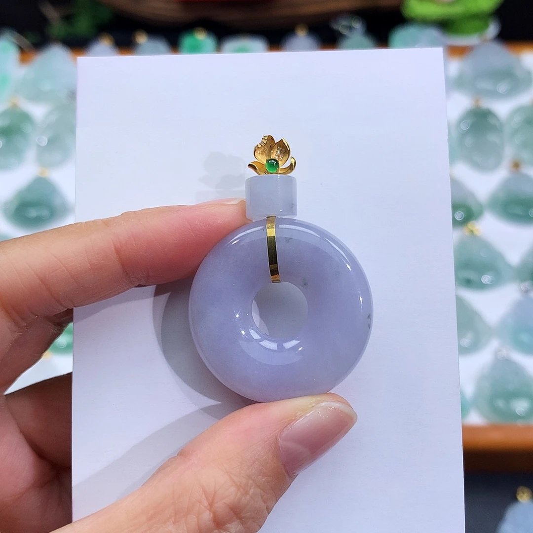 翡翠18K金镶嵌颈饰翡翠吊坠