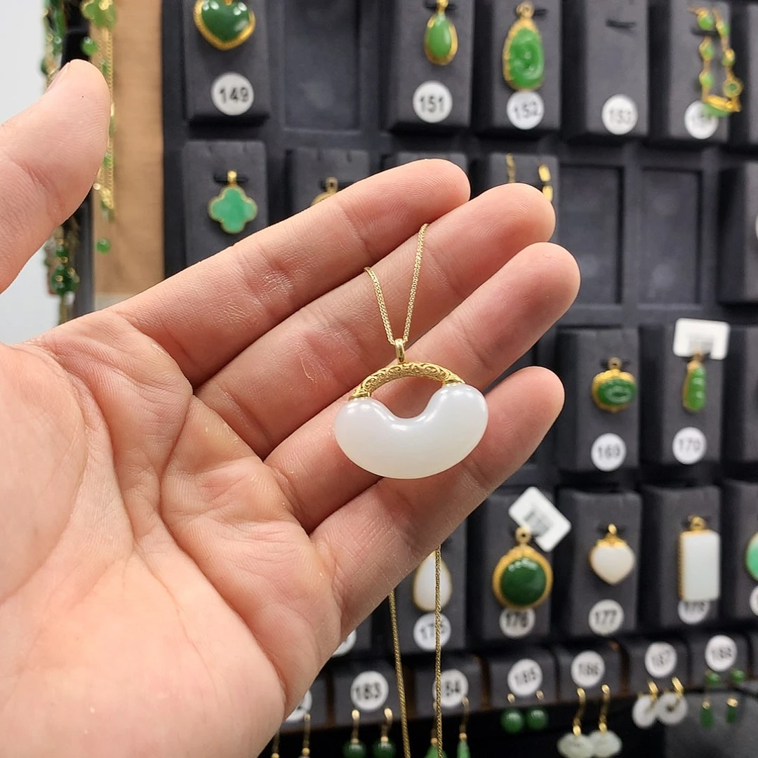 和田玉颈饰18K金镶嵌