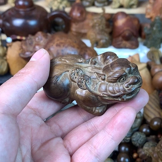 木?金丝楠木阴木貔貅手把件