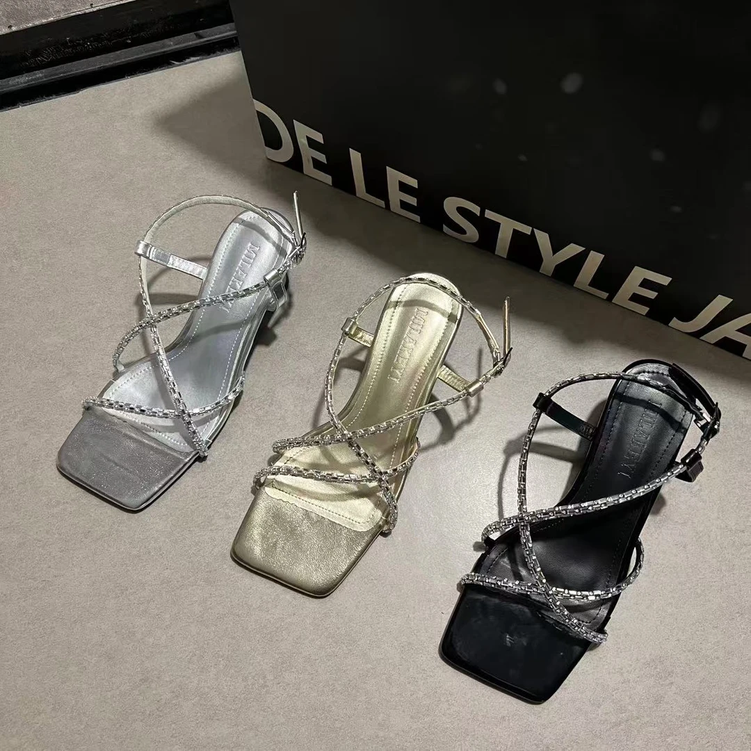 2025年夏季新款水钻交叉轻奢休闲百搭链条舒适简约爆款网红女跟鞋