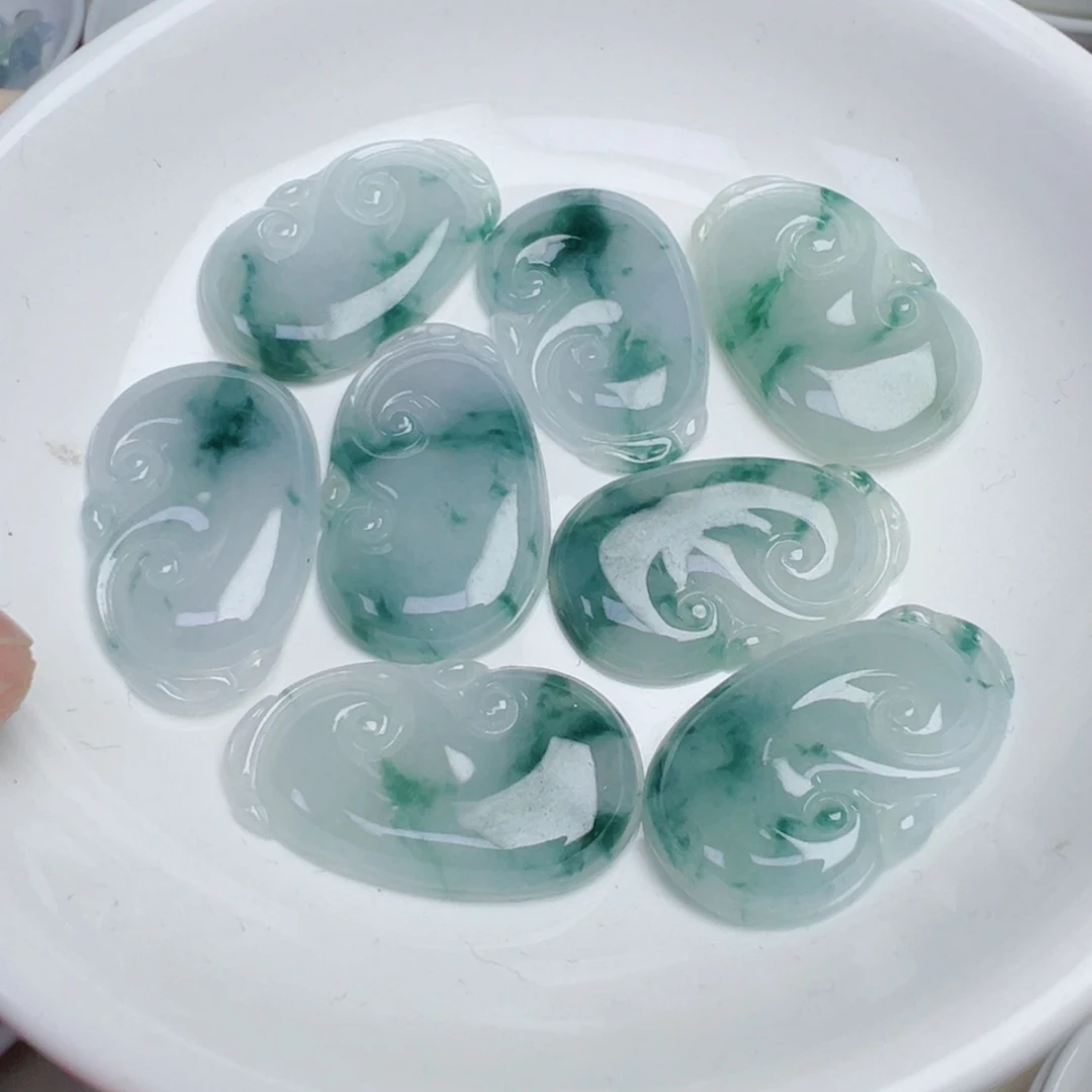 翡翠散珠飘花如意一个