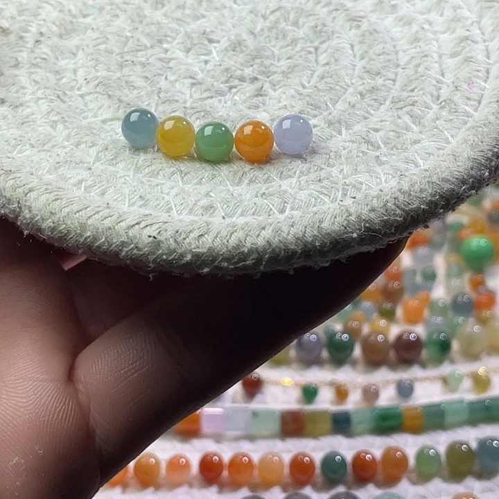 翡翠散珠未镶嵌定制翡翠卡6+，一组