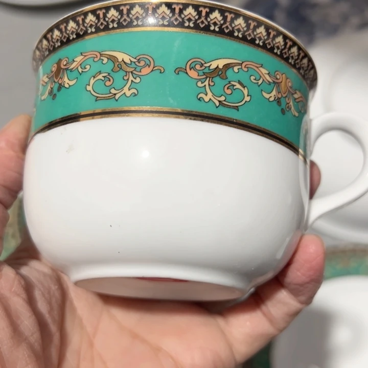 壶绿金富贵陶瓷一个