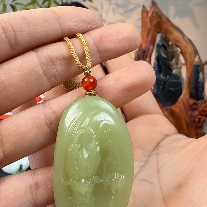 和田玉未镶嵌颈饰