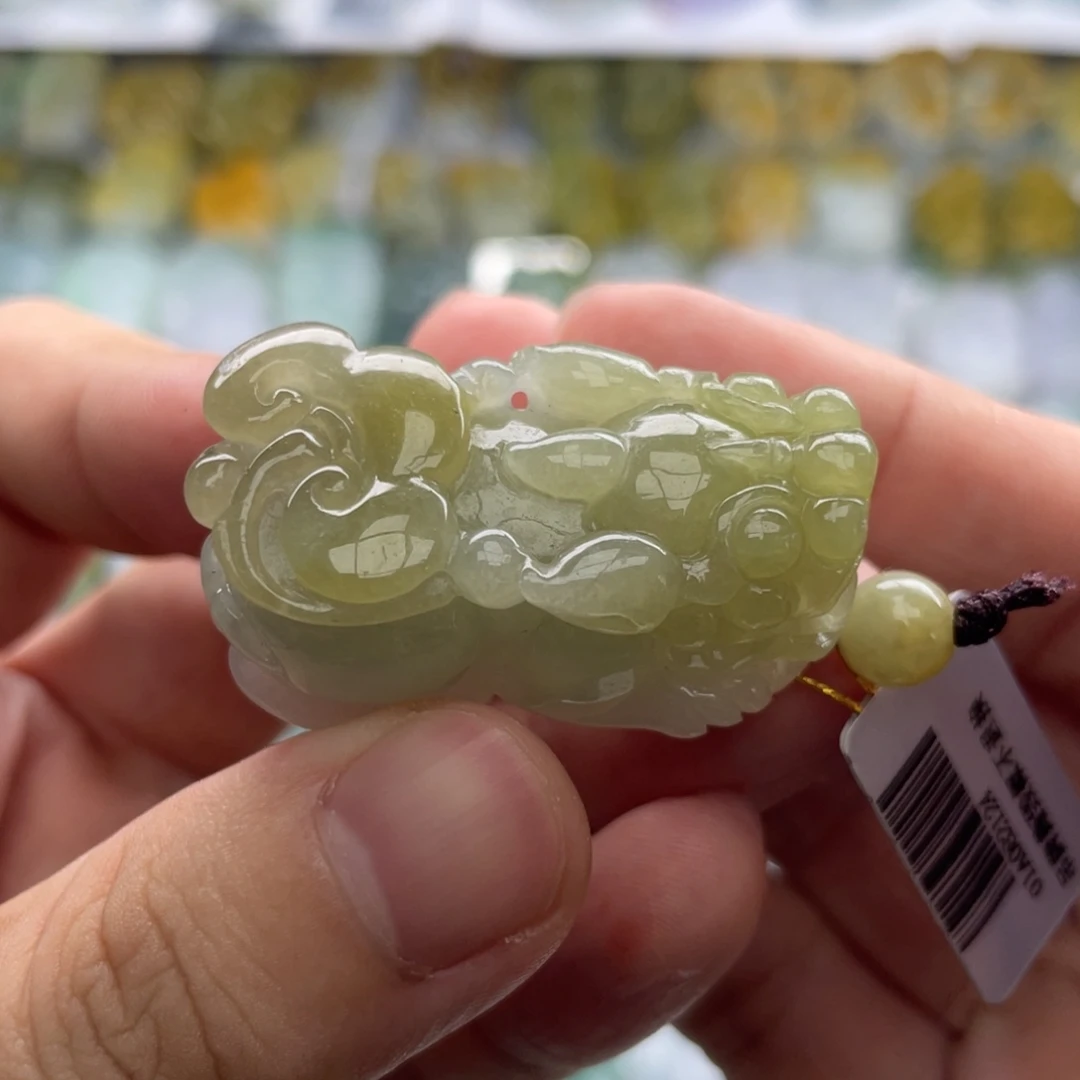 翡翠未镶嵌颈饰貔貅21