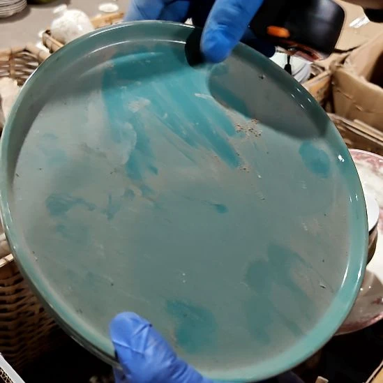 摆件盘子碗茶壶啥都有