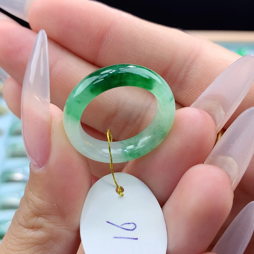 翡翠戒指未镶嵌16圈