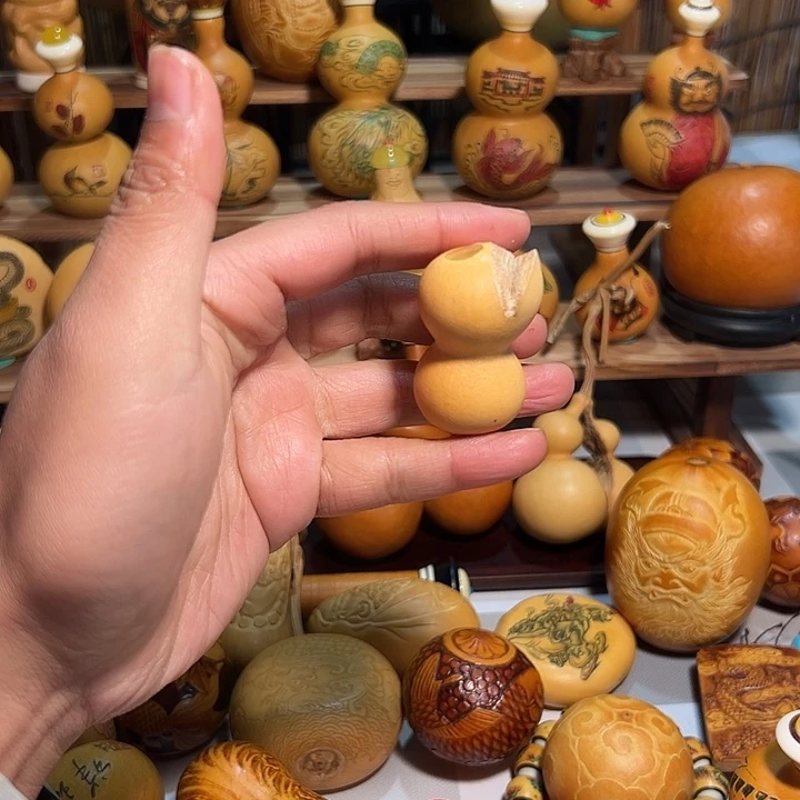 蜜蜡口土地主嘴葫芦