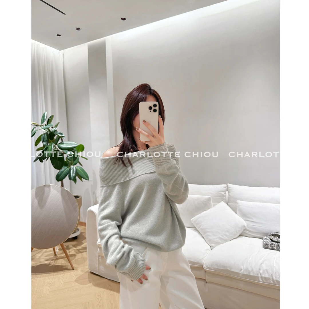 CHARLOTTE CHIOU层叠优雅 质感浣熊绒翻领一字肩显瘦针织毛衣
