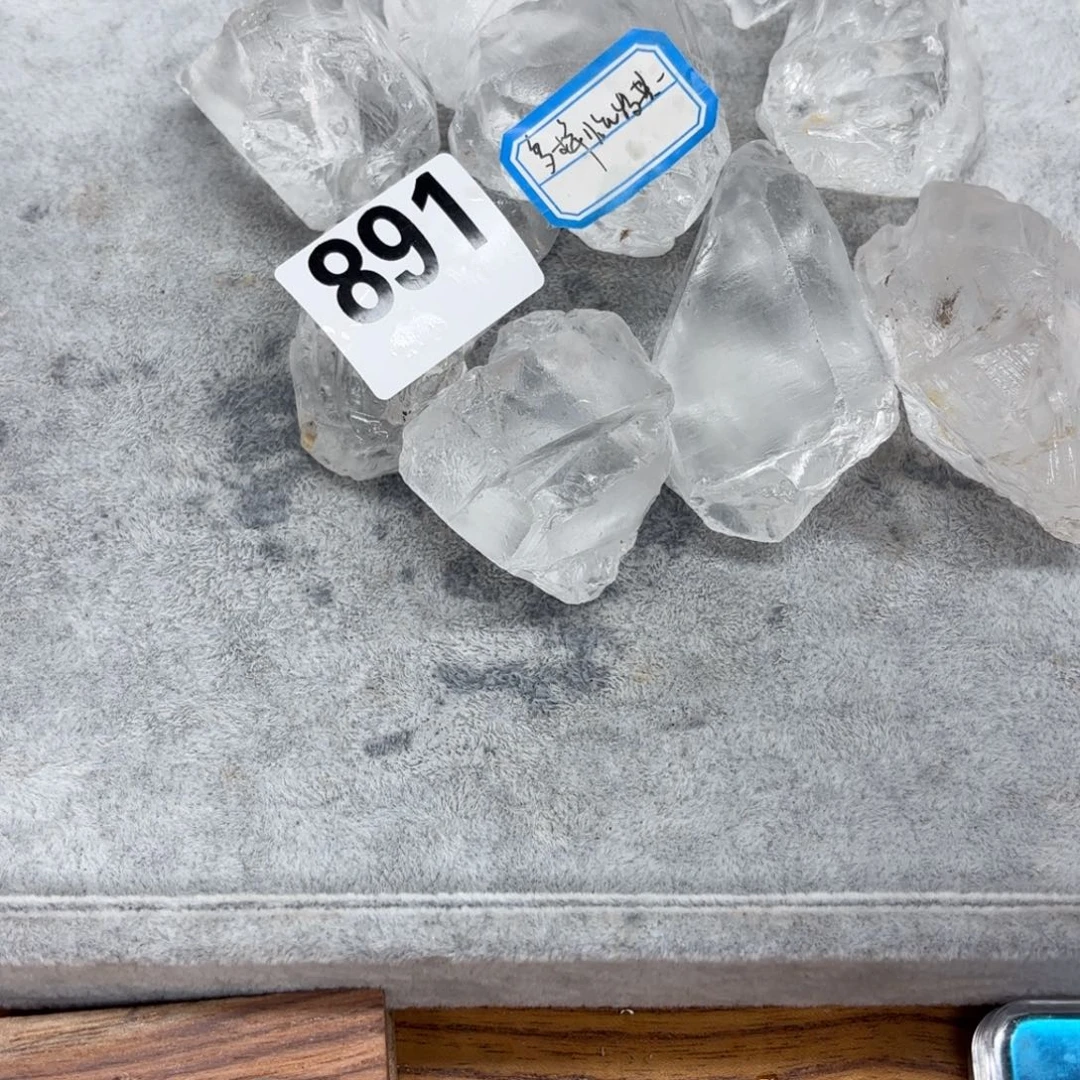 未镶嵌水晶大型摆件（非配饰）一个