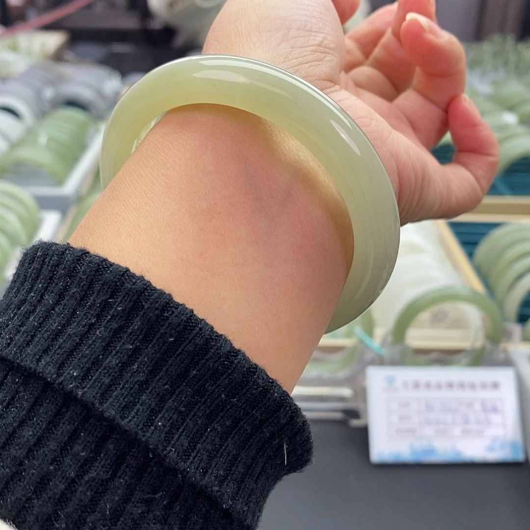 和田玉未镶嵌珠宝奇石和田玉手镯56