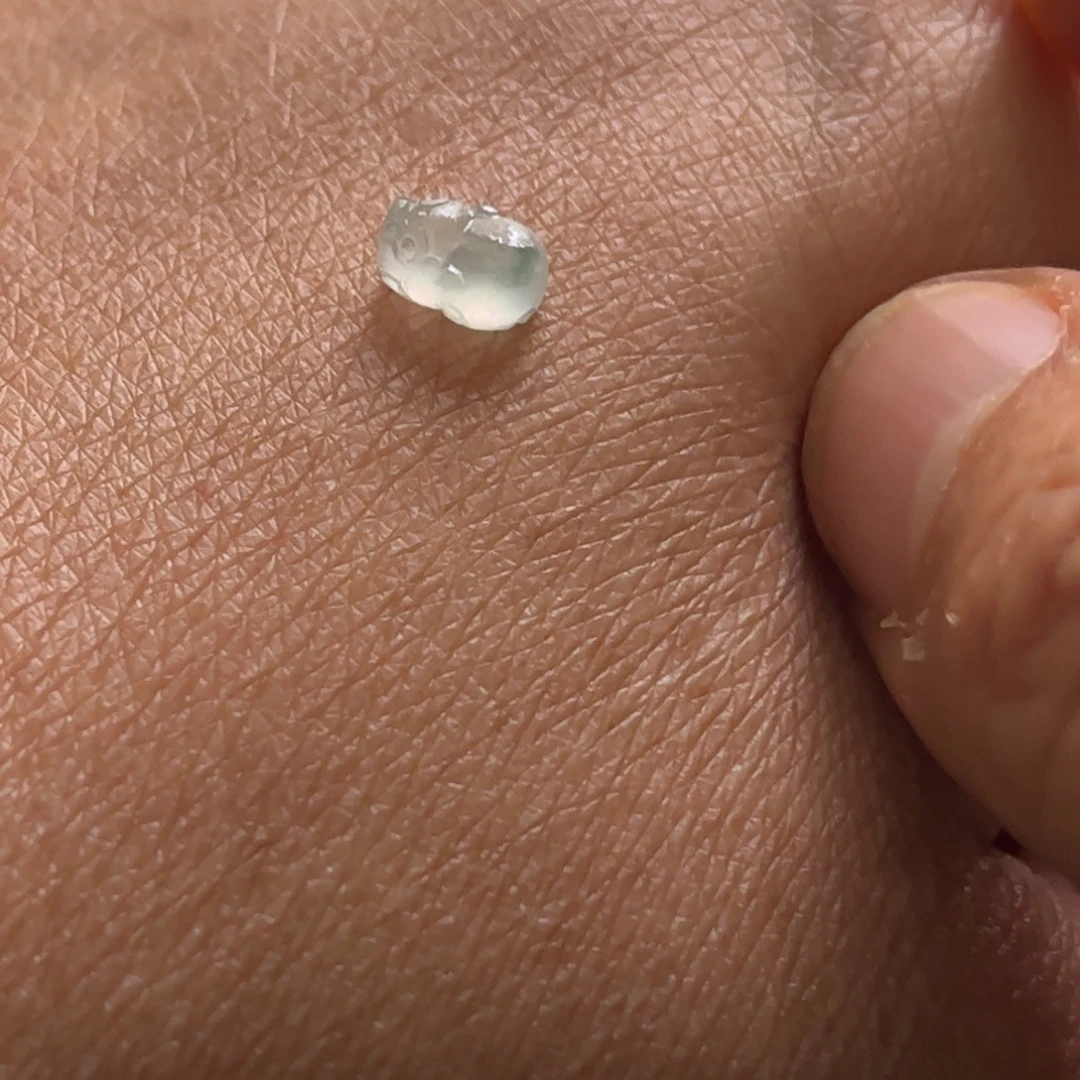 定制翡翠未镶嵌貔貅