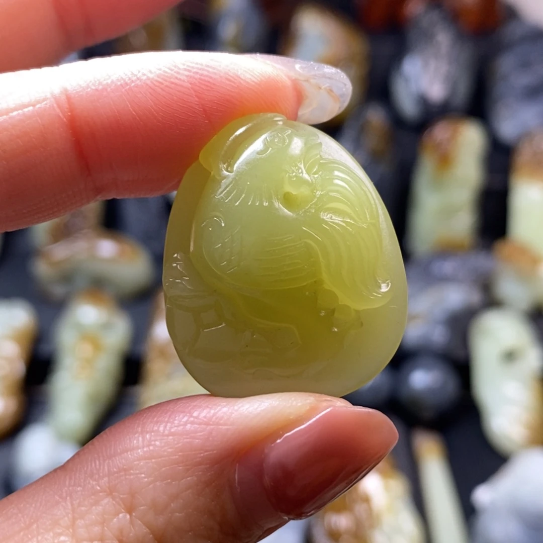 用***7和田玉未镶嵌挂件