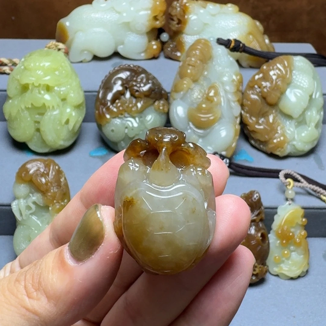 颈饰未镶嵌和田玉