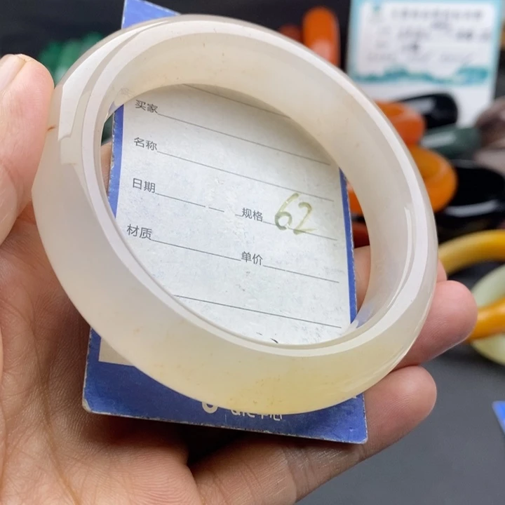 未镶嵌手镯石英质玉