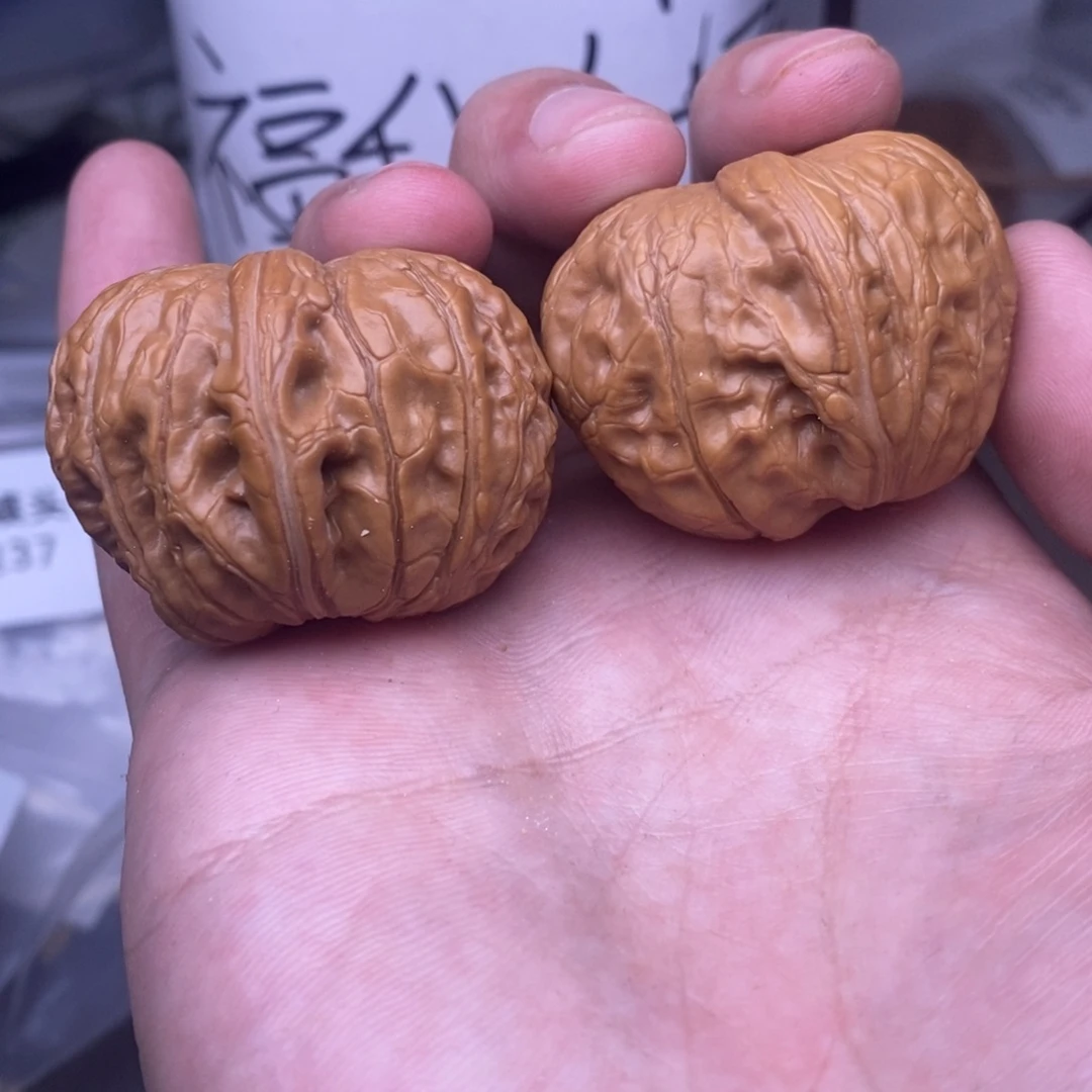 核桃40尺寸，元宝狮子头