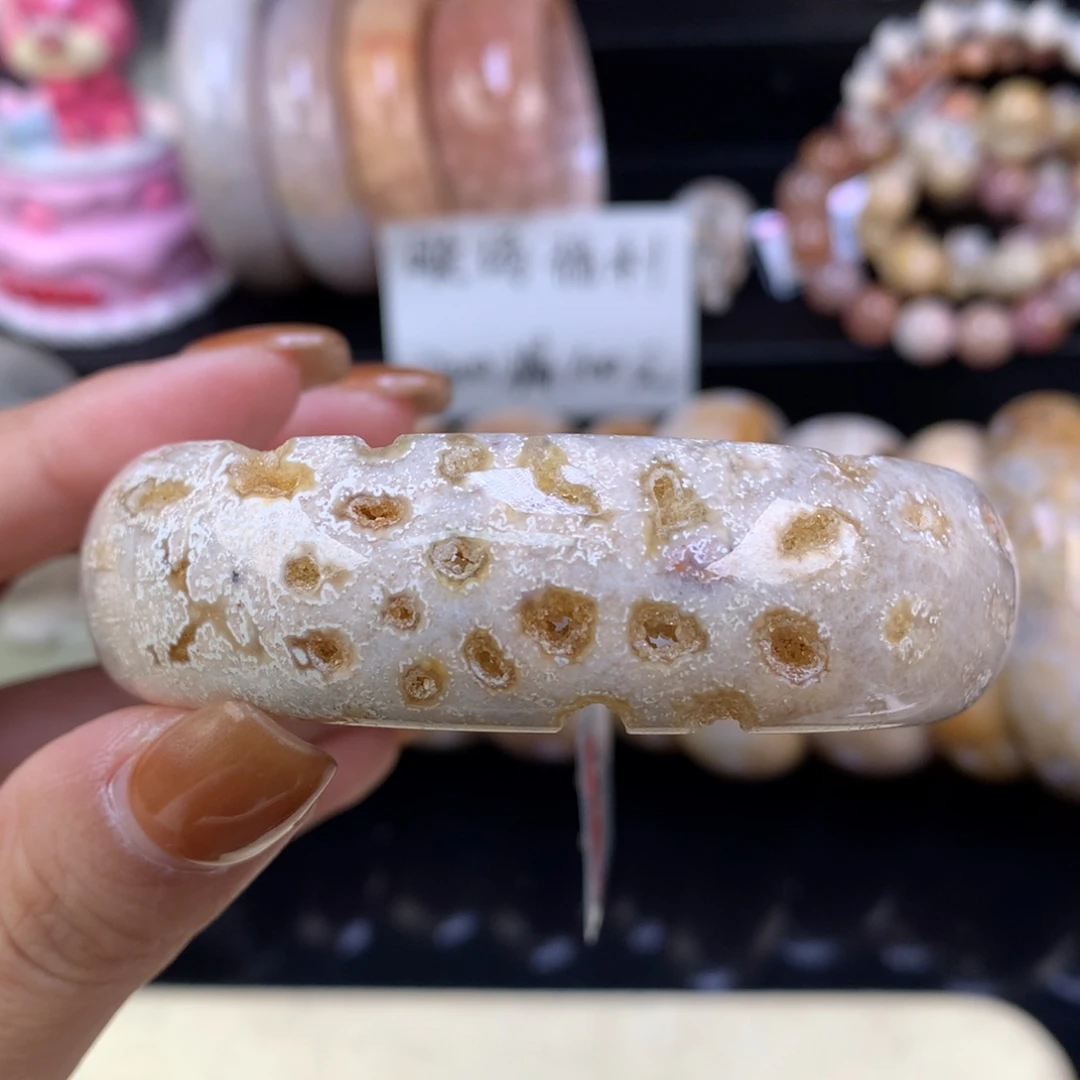 硅化珊瑚（珊瑚玉）未镶嵌吊坠(赠链)晚场福利五折60口（24号）