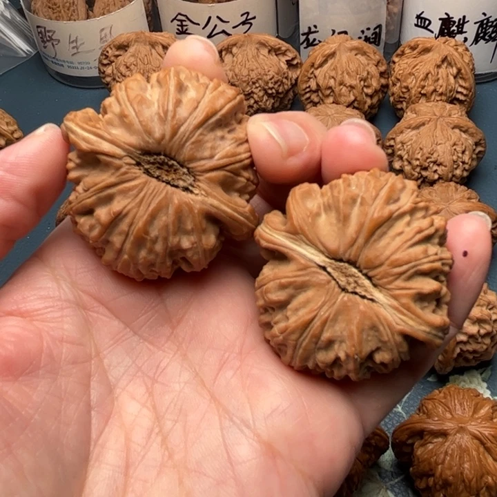 相***欢吊坠文玩核桃42全品卡姿兰闷白