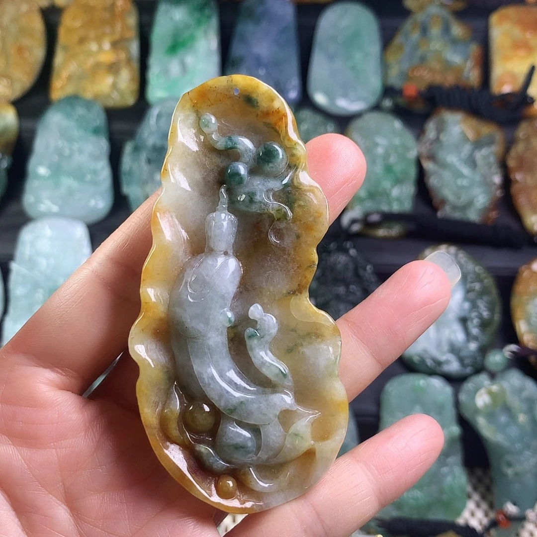 翡翠未镶嵌颈饰无相观音