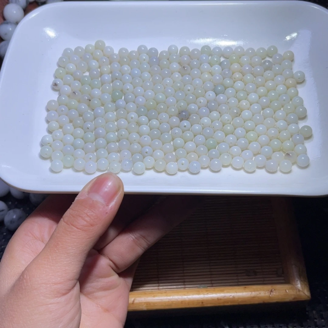 未镶嵌手镯和田玉z****?