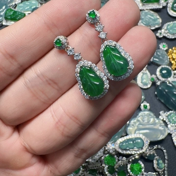 翡翠未镶嵌颈饰天然A货翡翠放漏