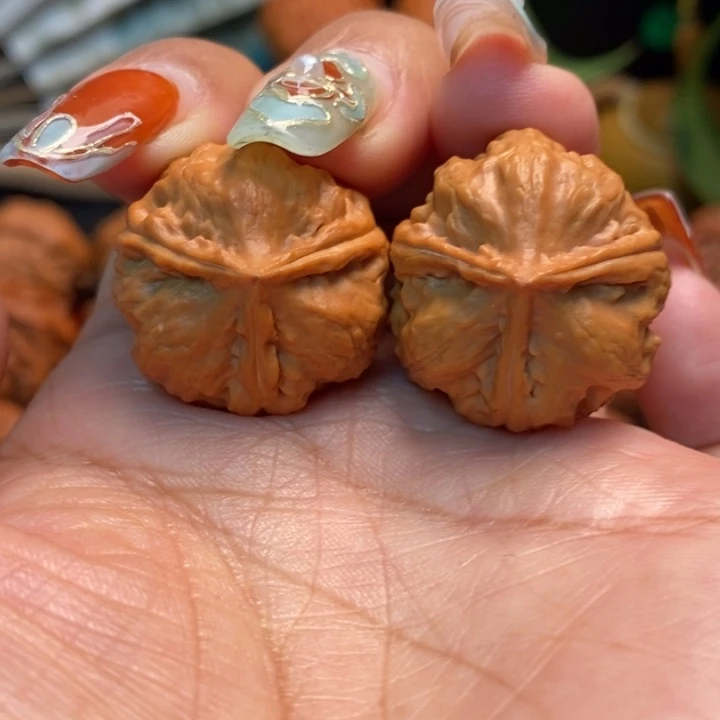 文玩核桃把件三棱