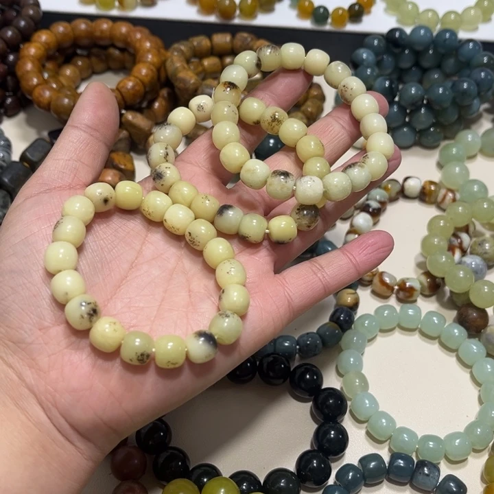 蛇纹石玉未镶嵌手链干有纹颗颗有瑕疵