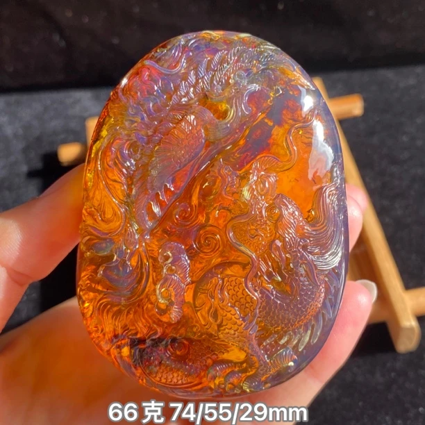 【小伊琥珀】66克茶底溶洞蜜「龙凤呈祥」