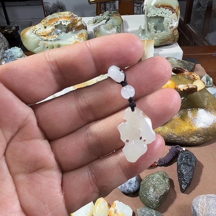 和田玉未镶嵌挂件