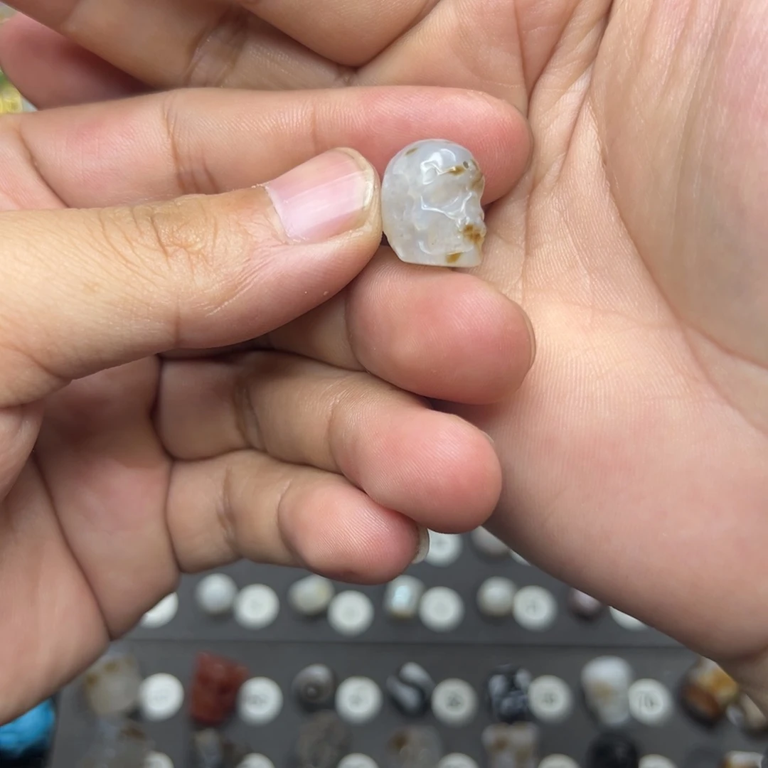 玛瑙/玉髓未镶嵌珠宝半成品玛瑙骷髅