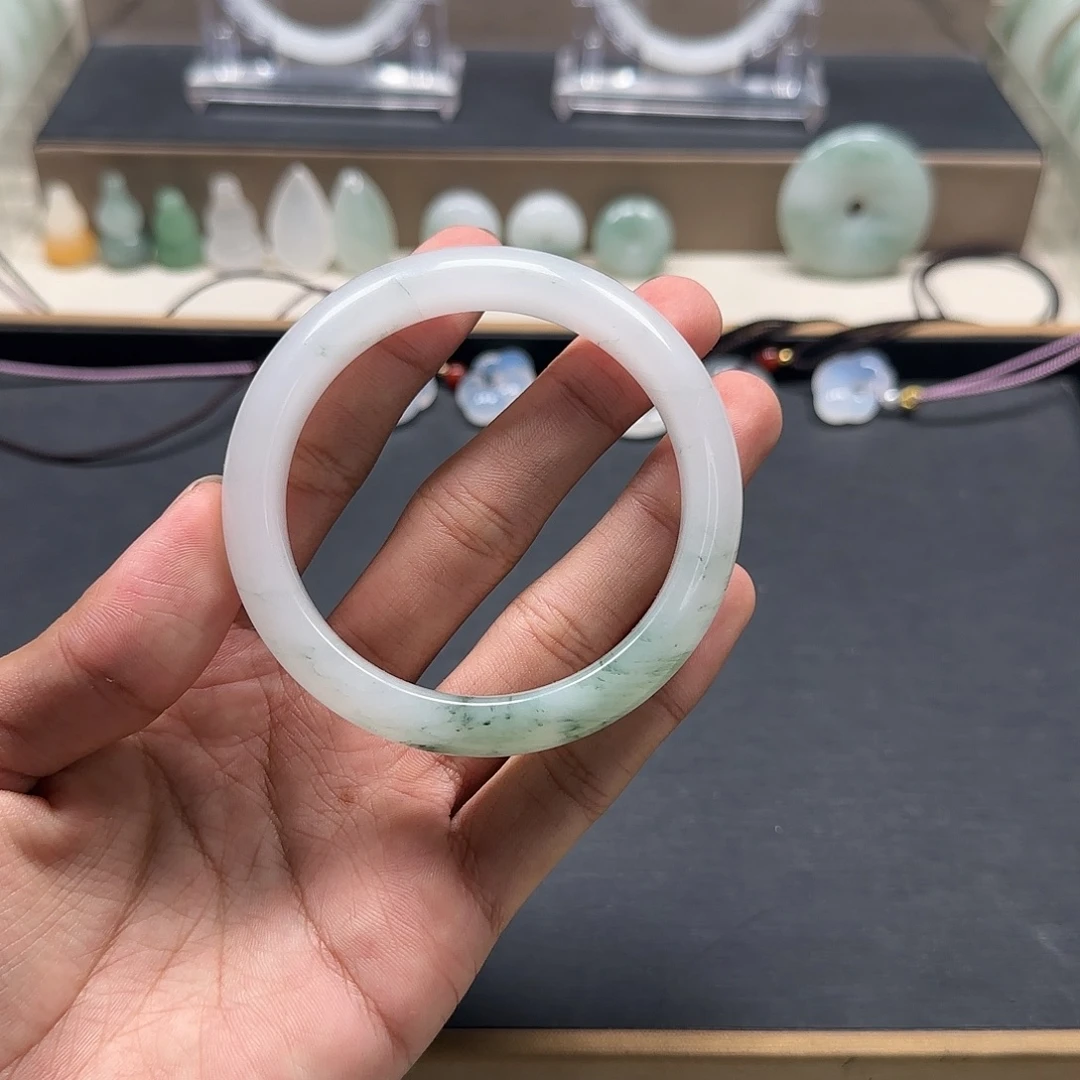 云***悠石英质玉未镶嵌手镯