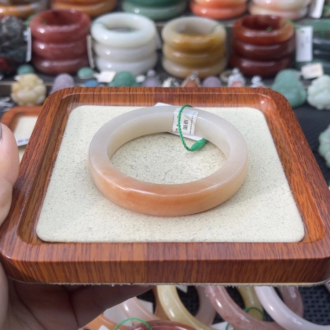 石英质玉未镶嵌手镯