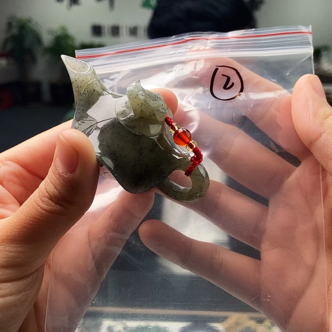 和田玉未镶嵌颈饰颜色多样性发拍一发一