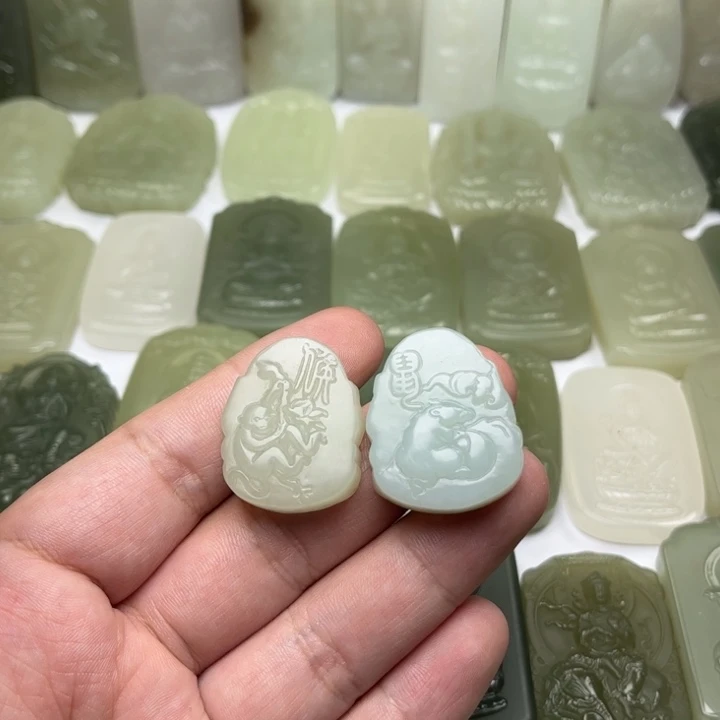 和田玉未镶嵌颈饰敏*姐