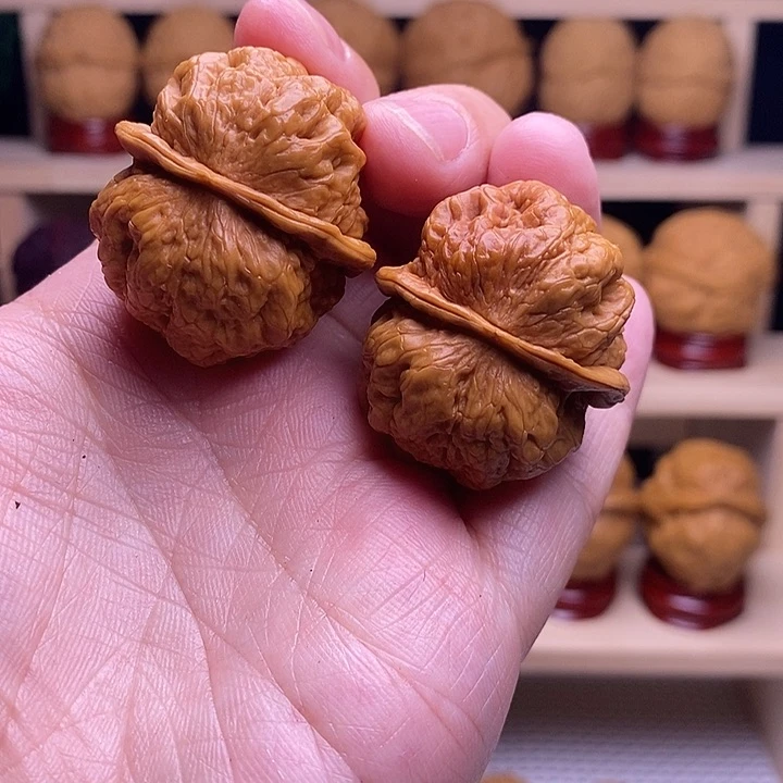 文玩核桃把件血舍利9