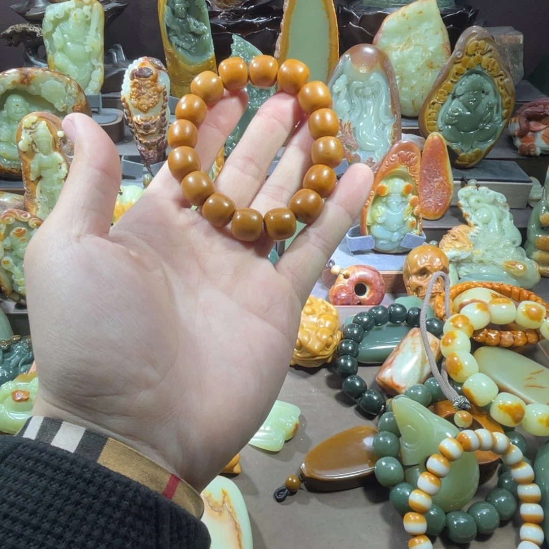 透闪石质玉未镶嵌珠宝奇石