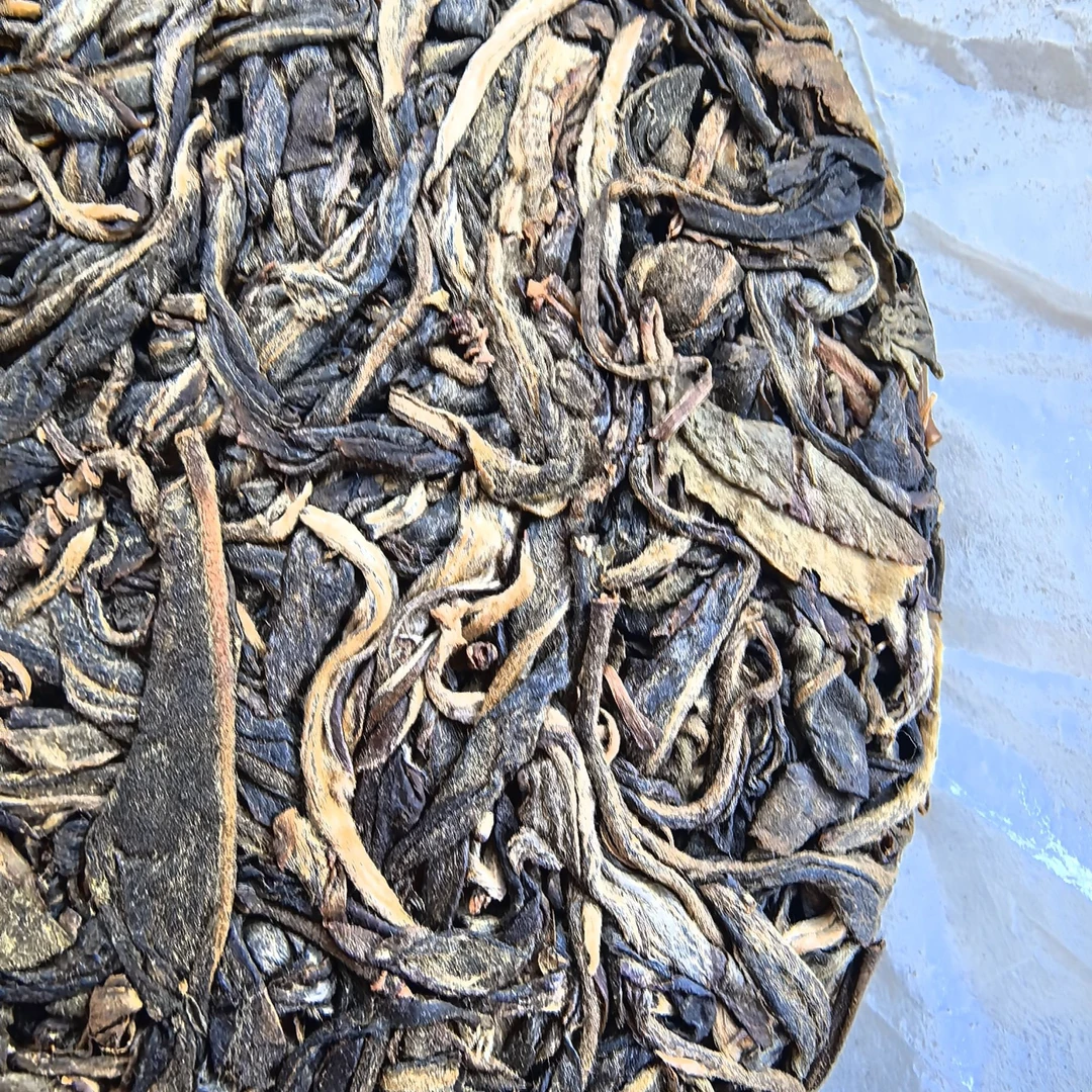 2016年椅邦大黑山头春头采普洱茶生茶解块茶 50g