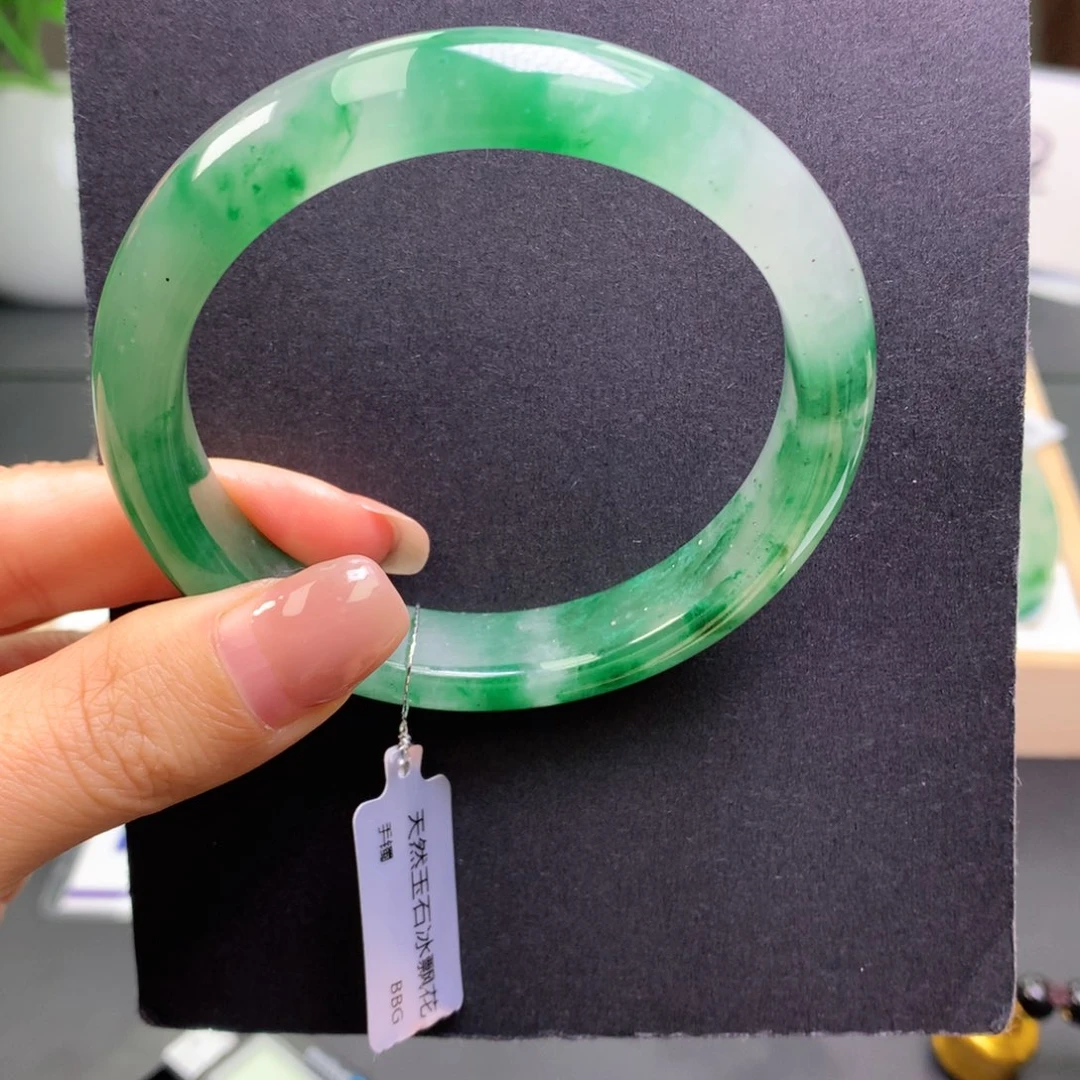 石英质玉（非洲翠）未镶嵌手镯