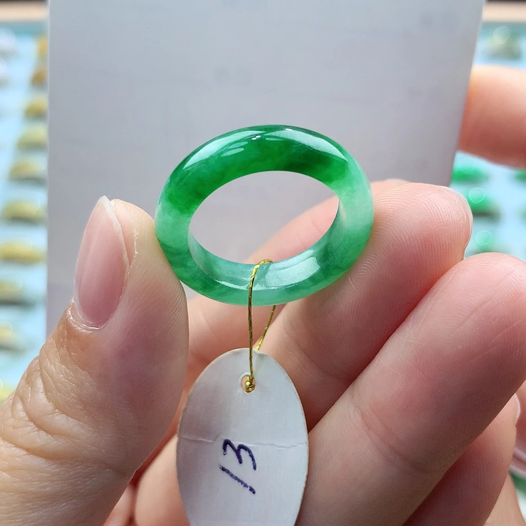 翡翠戒指未镶嵌13圈