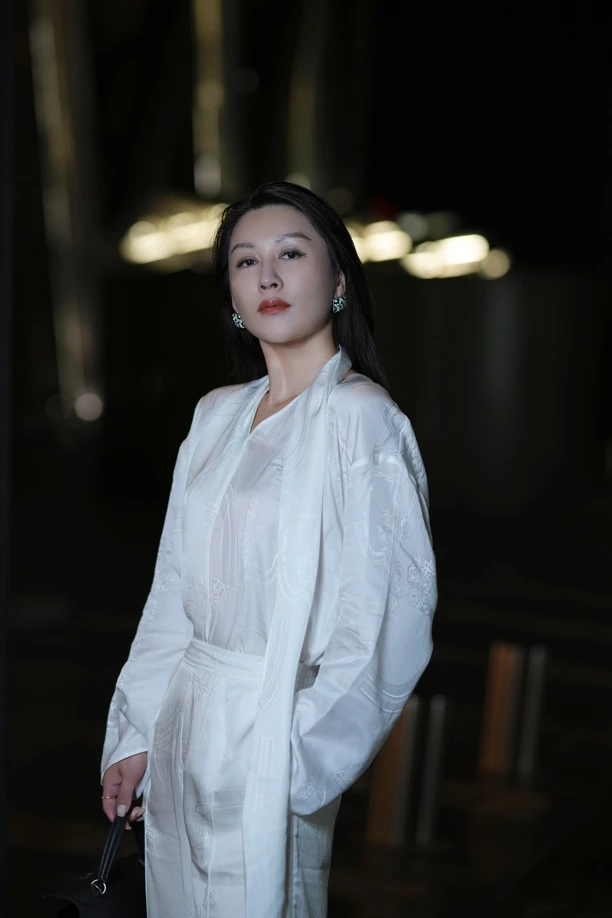 真丝提花飘带衬衣裤子