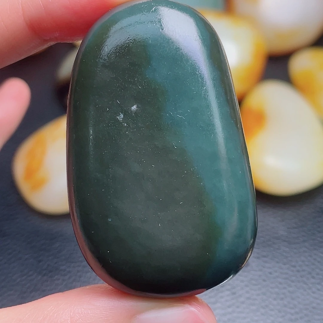 和田玉未镶嵌珠宝奇石